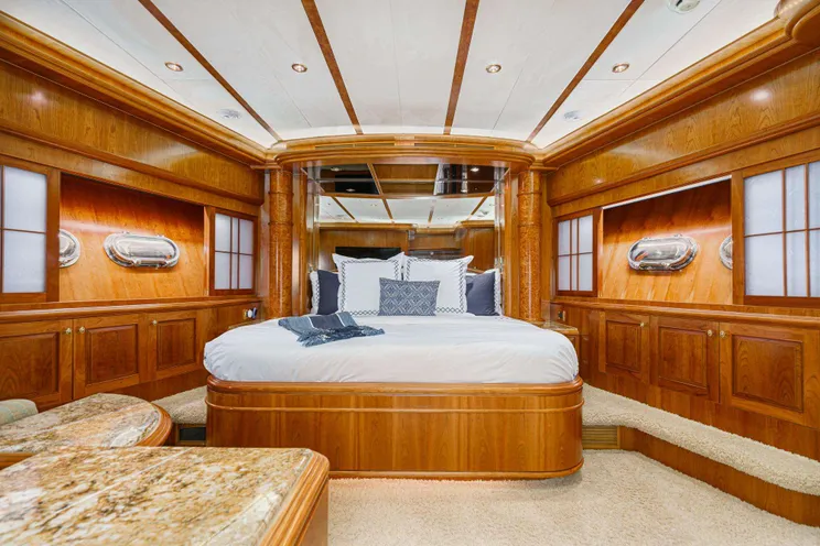 Charter Yacht ALMOST THERE - Horizon 106 - 3 Cabins - San Diego - California - Seattle - San Juan Islands - Washington - USA