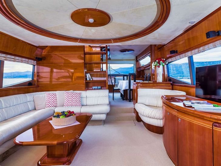 MARINO - Ferretti 730,main saloon panoramic shot MARINO - Ferretti 730,main saloon panoramic shot