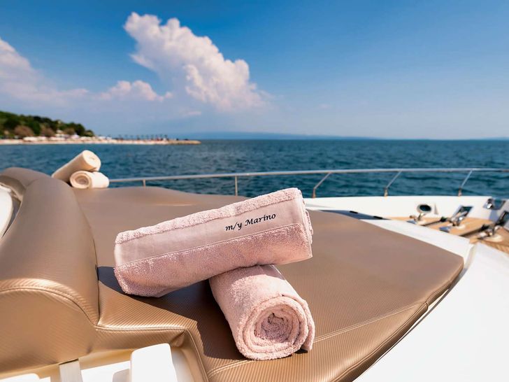 MARINO - Ferretti 730,bow bronzing area MARINO - Ferretti 730,bow bronzing area