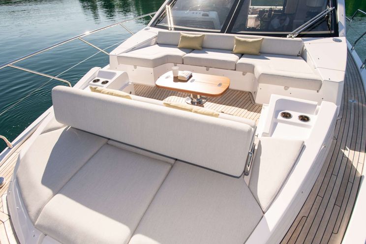 Charter Yacht ALIBABA