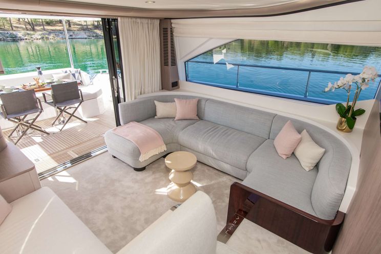 Charter Yacht ALIBABA