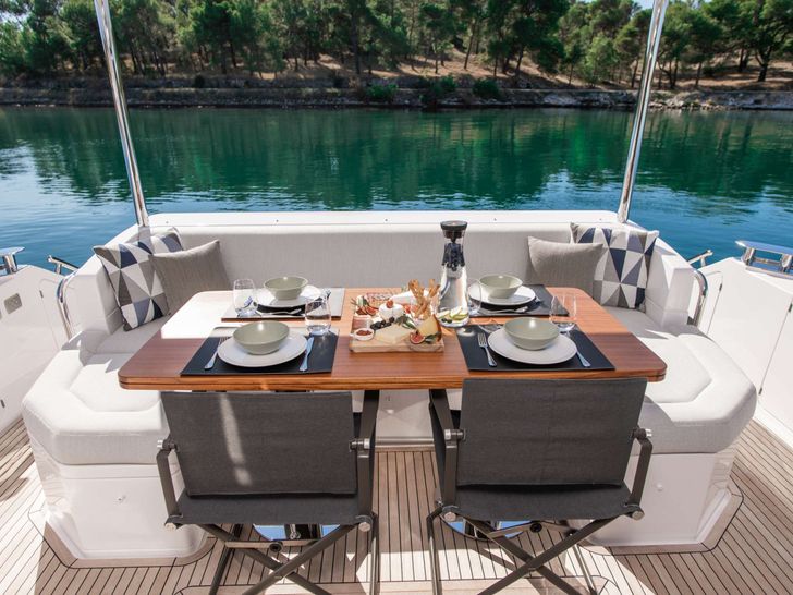 ALIBABA - Azimut 60 Fly,aft alfresco dining area ALIBABA - Azimut 60 Fly,aft alfresco dining area