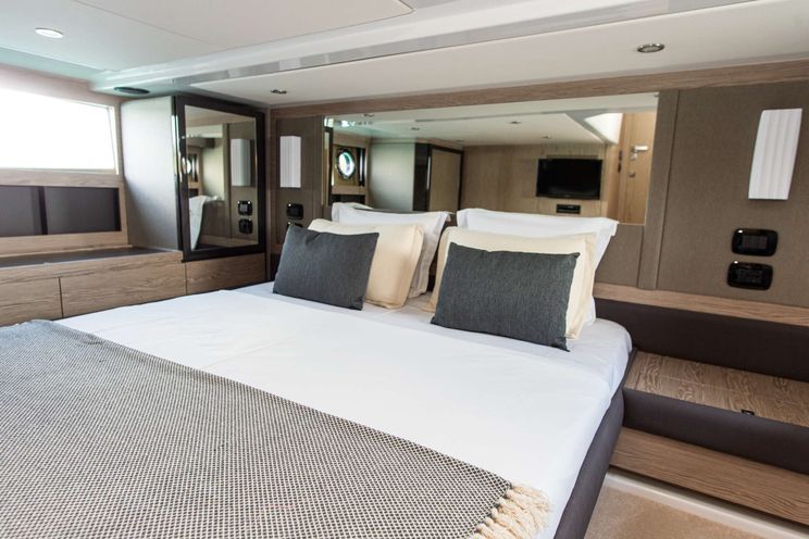 Charter Yacht FELLOW III - Azimut Atlantis 50 HT - 3 Cabins - Sibenik - Split - Dubrovnik - Croatia