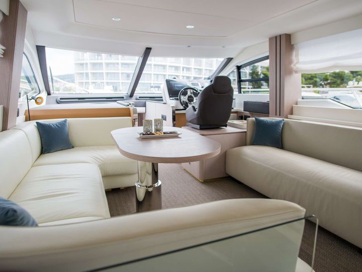 MAWI - Azimut 55 Fly,saloon panoramic shot MAWI - Azimut 55 Fly,saloon panoramic shot