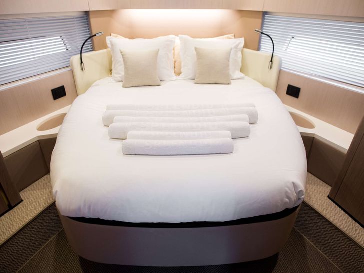 MAWI - Azimut 55 Fly,VIP cabin MAWI - Azimut 55 Fly,VIP cabin