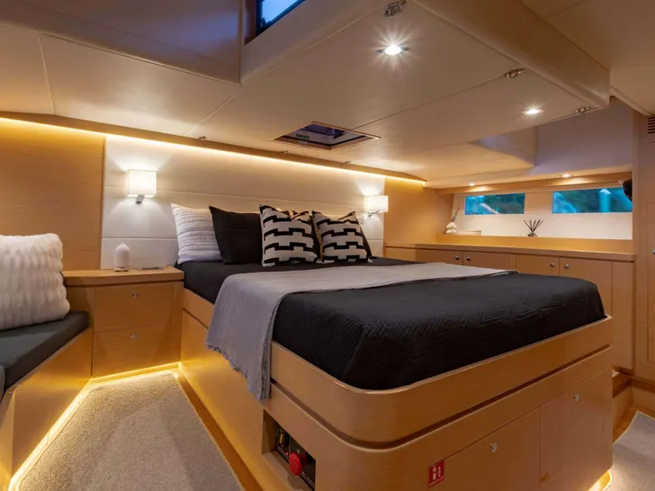 VANISHING POINT Hylas H57 - master cabin VANISHING POINT Hylas H57 - master cabin