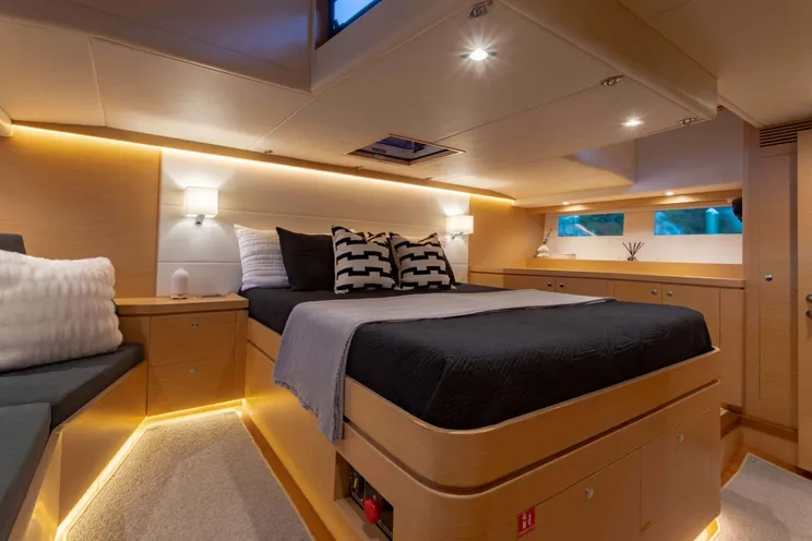Charter Yacht VANISHING POINT - Hylas H57 - 2 Cabins - Nassau - Exumas - Bahamas