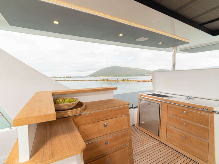 KAMCHATKA Ventura 14 - barbecue area and kitchenette KAMCHATKA Ventura 14 - barbecue area and kitchenette