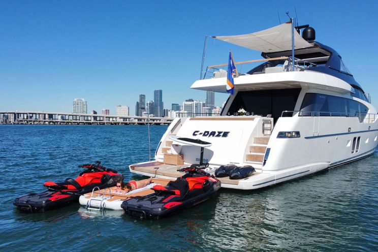 Charter Yacht C DAZE - San Lorenzo SL86 - 4 Cabins - Nassau - Exumas - Bahamas