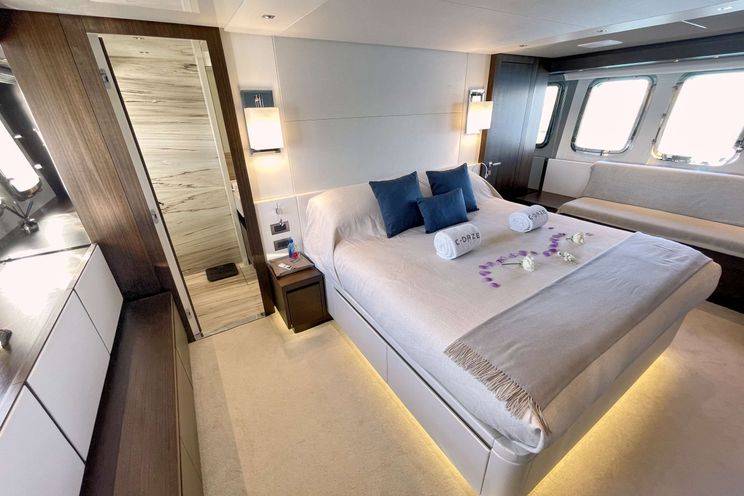 Charter Yacht C DAZE - San Lorenzo SL86 - 4 Cabins - Nassau - Exumas - Bahamas