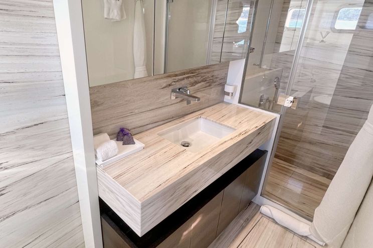 Charter Yacht C DAZE - San Lorenzo SL86 - 4 Cabins - Nassau - Exumas - Bahamas