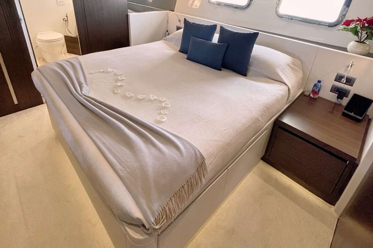 Charter Yacht C DAZE - San Lorenzo SL86 - 4 Cabins - Nassau - Exumas - Bahamas