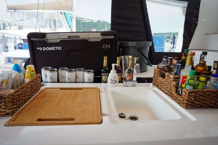 Charter Yacht ISLAND HOPPIN 55 - Lagoon 55 - 4 Cabins - Tortola - Anegada - Virgin Gorda - BVI - Caribbean