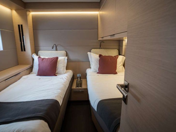 ISLAND HOPPIN 55 Lagoon 55 - twin cabin ISLAND HOPPIN 55 Lagoon 55 - twin cabin