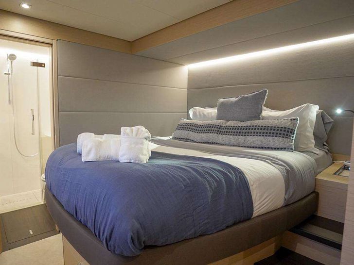 ISLAND HOPPIN 55 Lagoon 55 - VIP cabin ISLAND HOPPIN 55 Lagoon 55 - VIP cabin