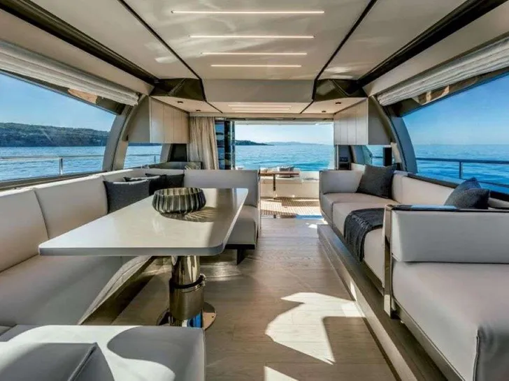 EL PETAS Ferretti 550 saloon and dining area EL PETAS Ferretti 550 saloon and dining area
