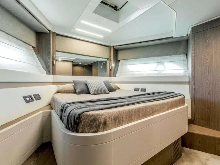 EL PETAS Ferretti 550 VIP cabin EL PETAS Ferretti 550 VIP cabin