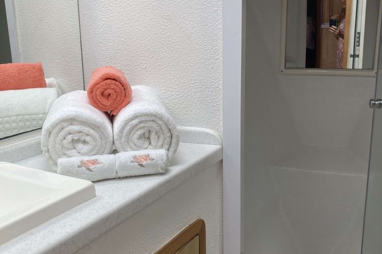 Charter Yacht SUN GODDESS - Royal Cape 53 - 3 Cabins - Tortola - Anegada - Virgin Gorda - BVI - Caribbean