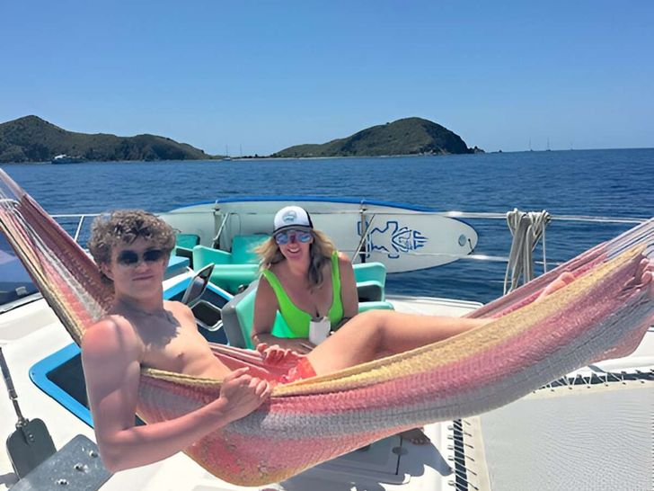 SUN GODDESS Royal Cape 53 - hammock SUN GODDESS Royal Cape 53 - hammock