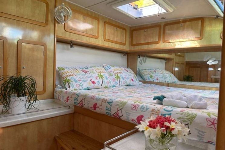 Charter Yacht SUN GODDESS - Royal Cape 53 - 3 Cabins - Tortola - Anegada - Virgin Gorda - BVI - Caribbean