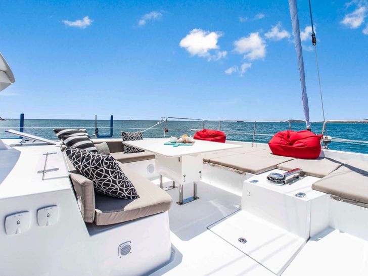 NO INHERITANCE Bali 5.4 - foredeck lounge NO INHERITANCE Bali 5.4 - foredeck lounge