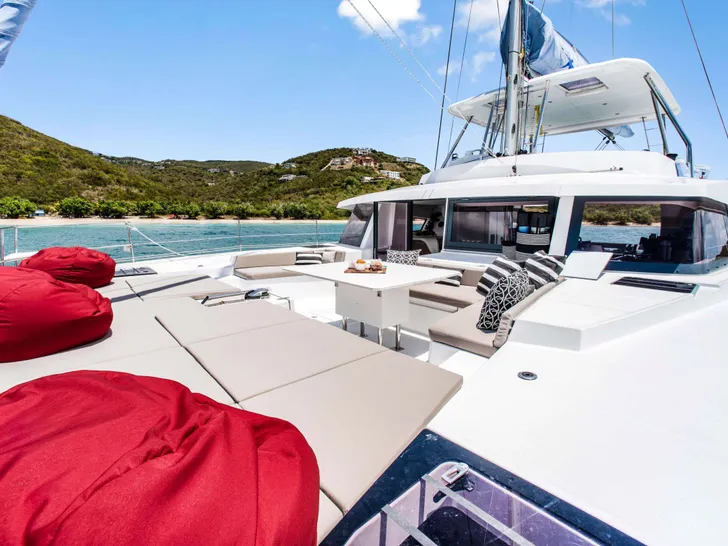 NO INHERITANCE Bali 5.4 - foredeck bronzing area NO INHERITANCE Bali 5.4 - foredeck bronzing area