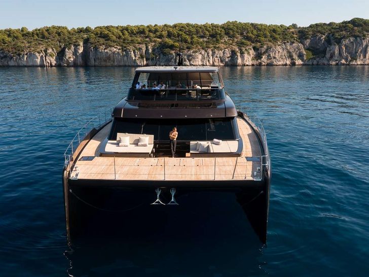 AMBER ONE Sunreef 70 - foredeck view AMBER ONE Sunreef 70 - foredeck view