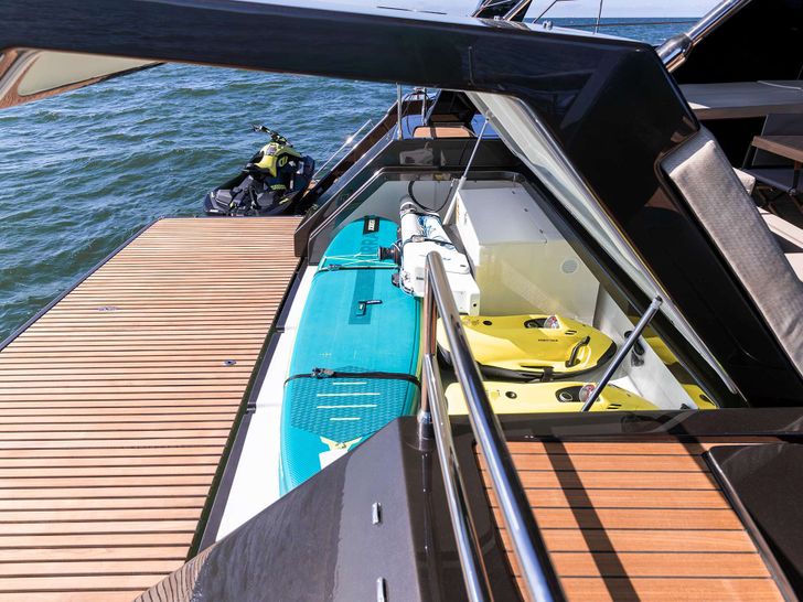 AMBER ONE Sunreef 70 - swim platform AMBER ONE Sunreef 70 - swim platform