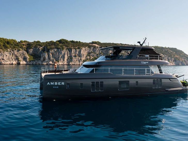 AMBER ONE Sunreef 70 - profile AMBER ONE Sunreef 70 - profile