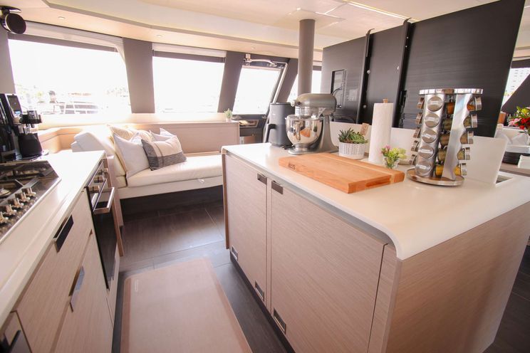 Charter Yacht PRINCESS MILA - Fountaine Pajot 67 - 4 Cabins - Nassau - Exumas - Bahamas