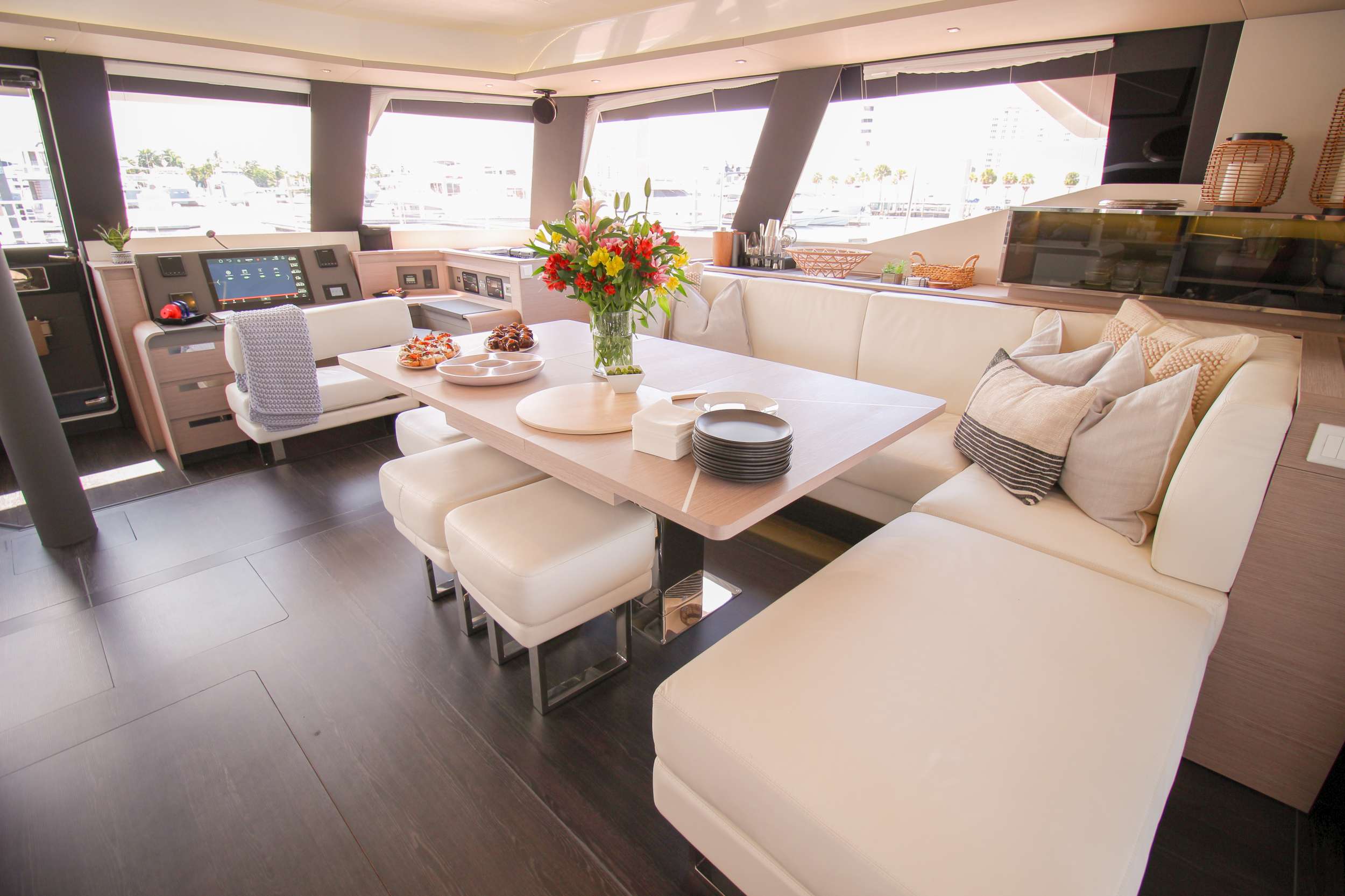 PRINCESS MILA Fountaine Pajot Alegria 67 - Indoor Lounge