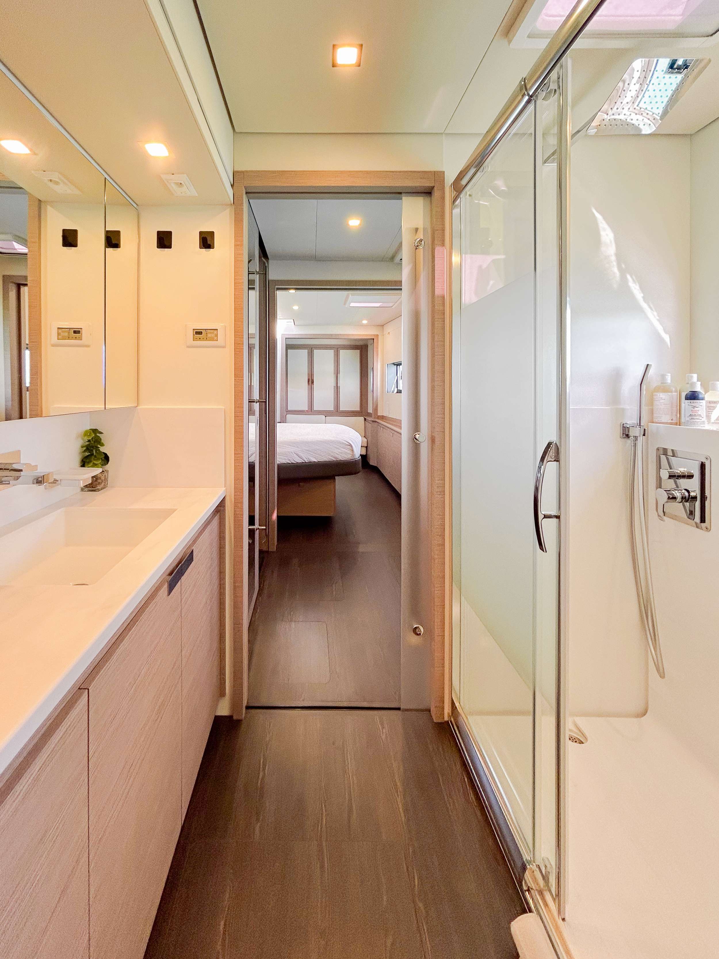 Charter Yacht PRINCESS MILA - Fountaine Pajot 67 - 4 Cabins - Nassau - Exumas - Bahamas