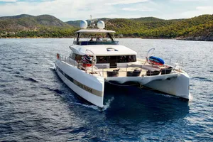 CRAZY HORSE - Lagoon 78 - Athens - Mykonos - Paros - Cyclades - Greece CRAZY HORSE - Lagoon 78 - Athens - Mykonos - Paros - Cyclades - Greece