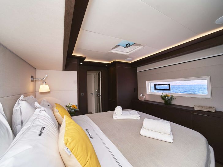 Double cabin Double cabin