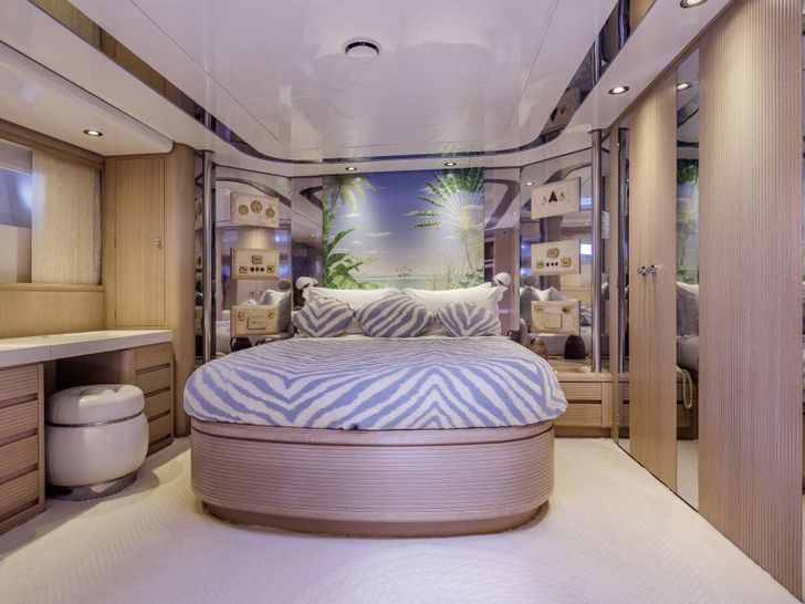 NOMMO - Jongert 28 m,master cabin NOMMO - Jongert 28 m,master cabin
