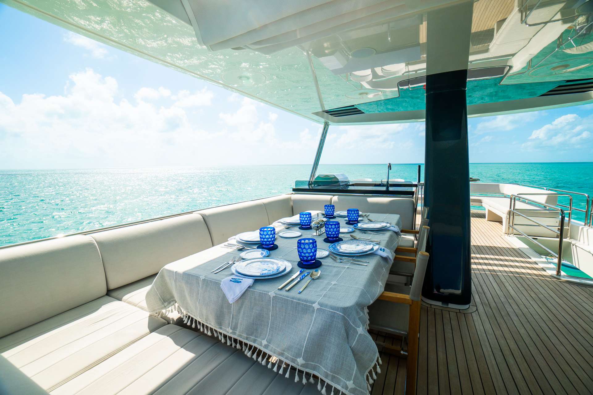 Charter Yacht NORMAN`S T4 - Sirena 68 - 3 Cabins - Nassau - Exumas - Bahamas