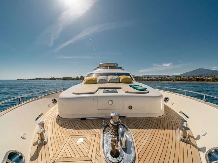 FOURTEEN - Canados 85 ft.,bow FOURTEEN - Canados 85 ft.,bow