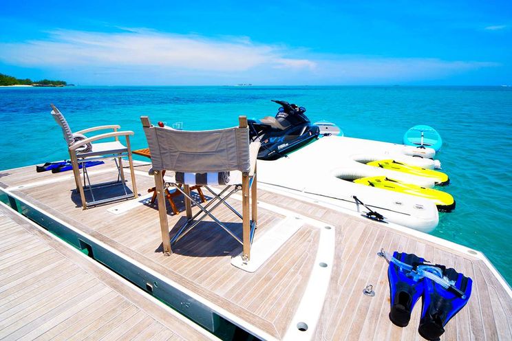 Charter Yacht DADDY`S $ - Sunseeker 75 - 3 Cabins - Nassau - Exumas - Bahamas