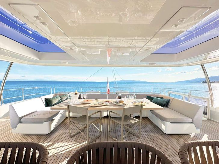 NALA ONE Sunreef 80 - flybridge NALA ONE Sunreef 80 - flybridge