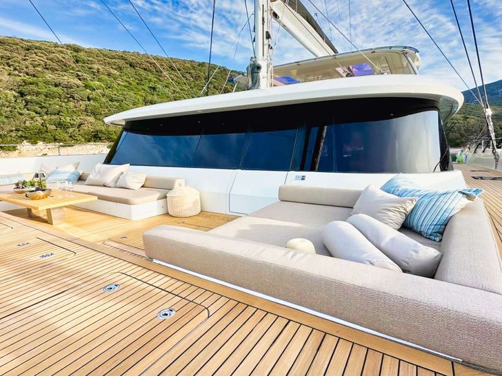 NALA ONE Sunreef 80 - foredeck NALA ONE Sunreef 80 - foredeck