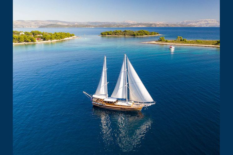 Charter Yacht GULET ANDI STAR - Custom Gulet 26 m - 5 Cabins - Split - Dubrovnik - Croatia