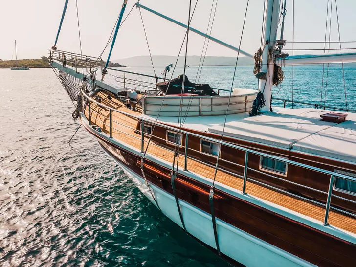 ANDI STAR Custom Gulet 26m - foredeck sunbathing area ANDI STAR Custom Gulet 26m - foredeck sunbathing area