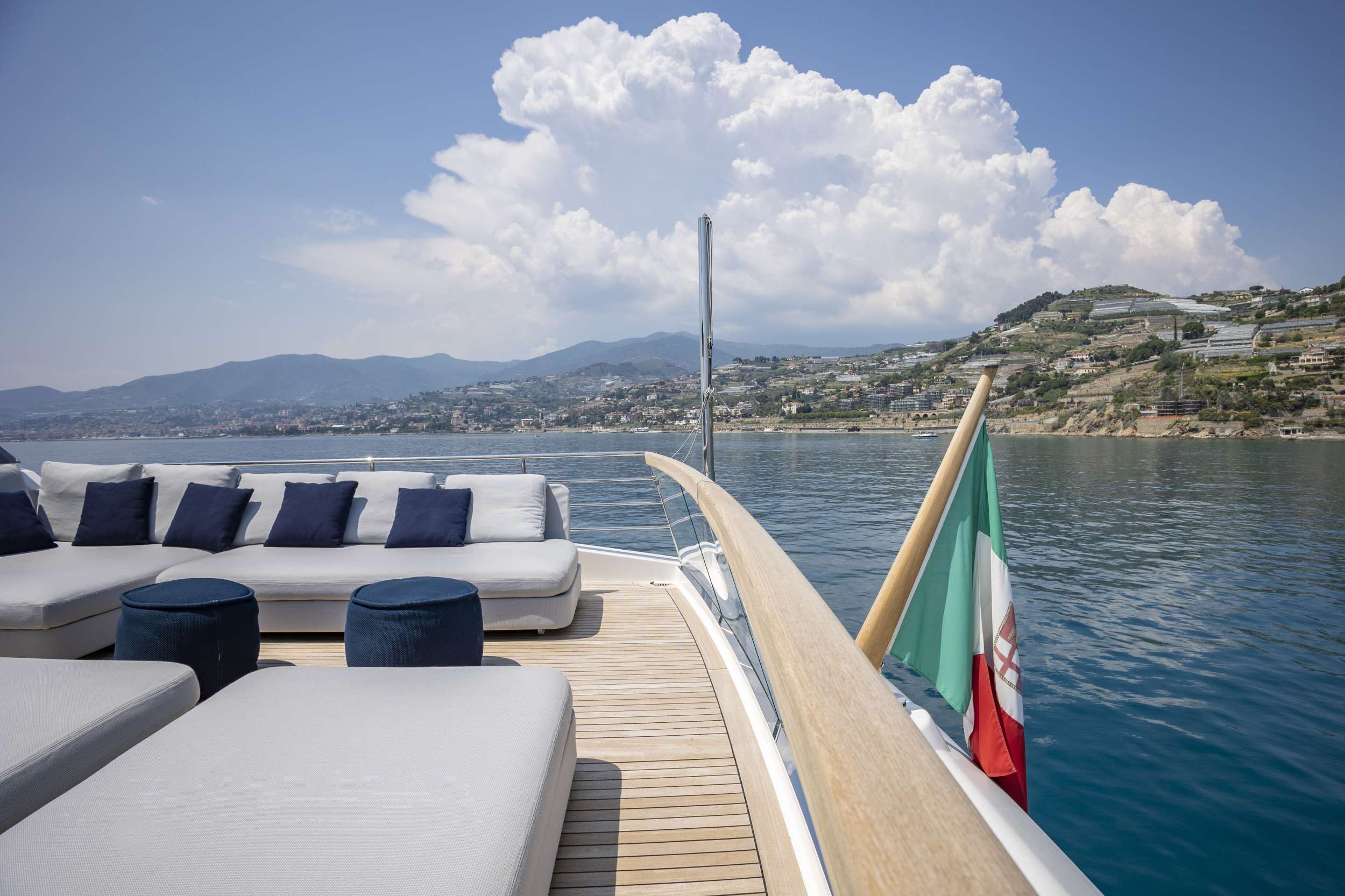 AMAN Sanlorenzo SL96 - sundeck aft seating