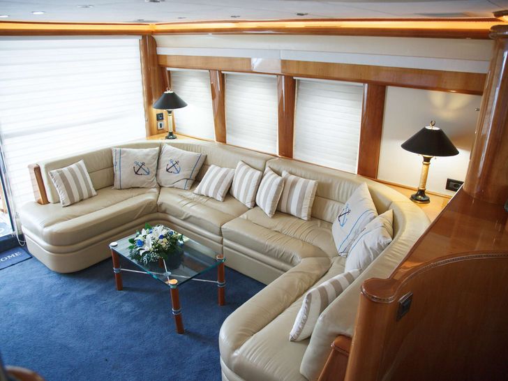 GODSPEED Princess Viking 72 - saloon GODSPEED Princess Viking 72 - saloon