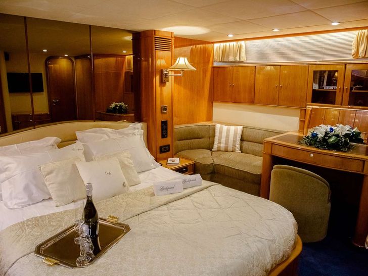 GODSPEED Princess Viking 72 - master cabin GODSPEED Princess Viking 72 - master cabin