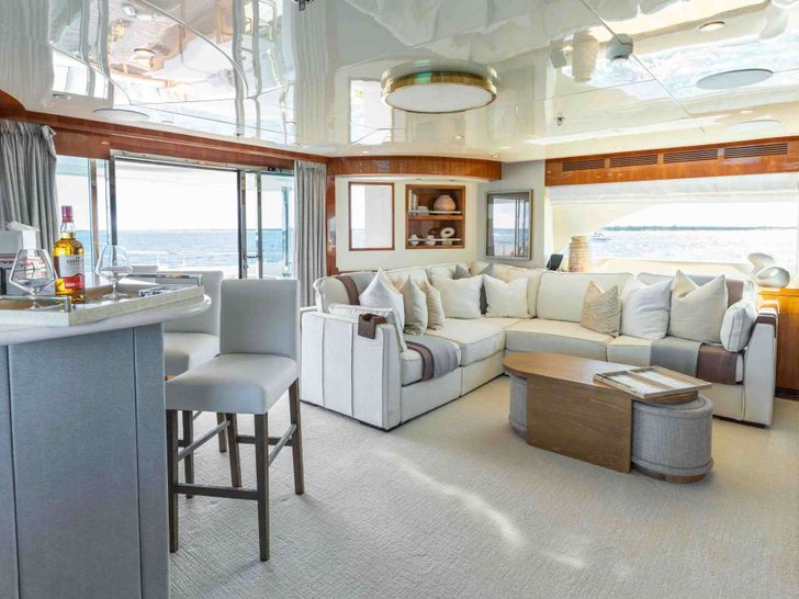 STAY SALTY Horizon P130 - sky lounge and bar STAY SALTY Horizon P130 - sky lounge and bar