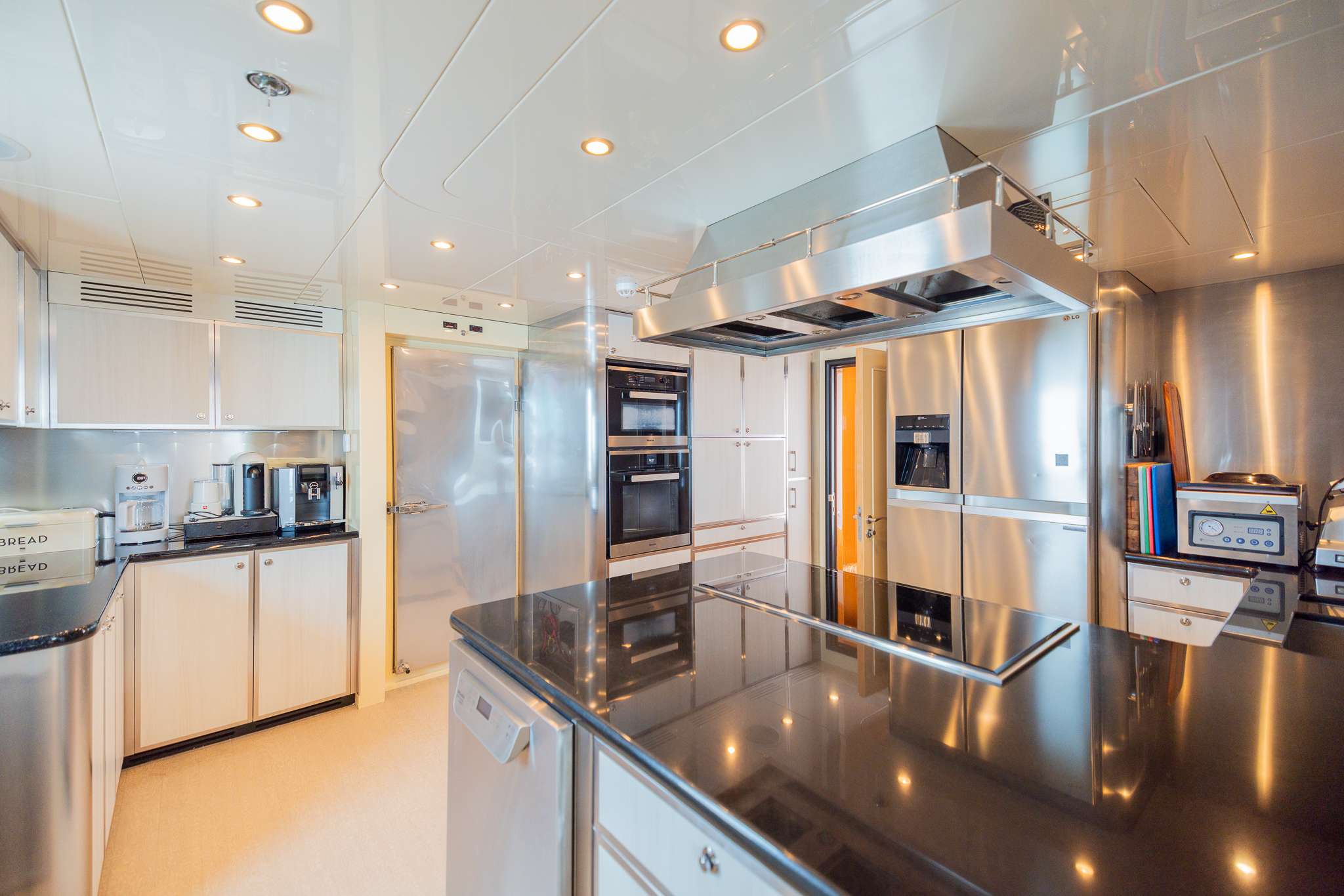 Charter Yacht STAY SALTY - Horizon P130 - 6 Cabins - St Thomas - St John - St Croix - USVI - Caribbean