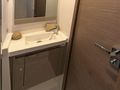 PAPA CHARLIE Fountaine Pajot Aura 51 - cabin 2 bathroom PAPA CHARLIE Fountaine Pajot Aura 51 - cabin 2 bathroom