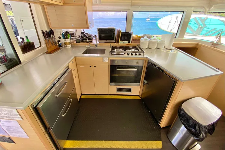 Charter Yacht VENTANA AL MAR - Lagoon 52 - 5 Cabins - Drowned Cayes - Goff's Caye - St. George`s Caye - Belize