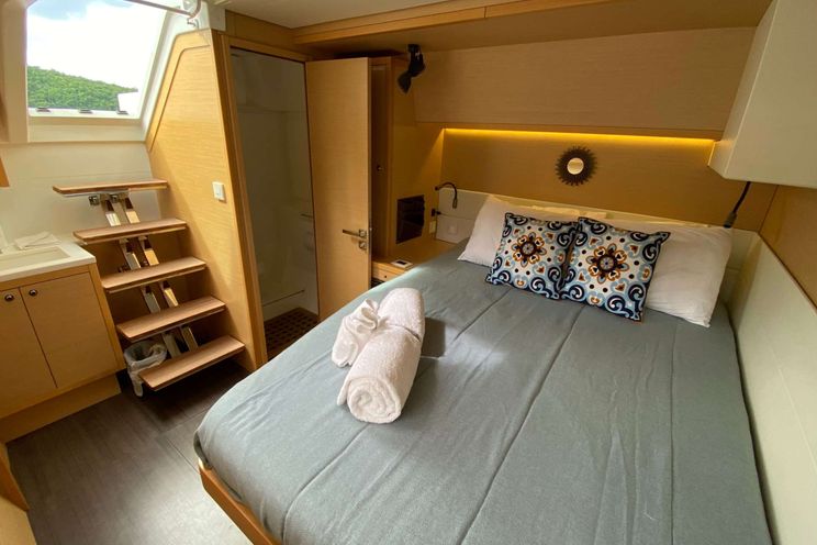 Charter Yacht VENTANA AL MAR - Lagoon 52 - 5 Cabins - Drowned Cayes - Goff's Caye - St. George`s Caye - Belize